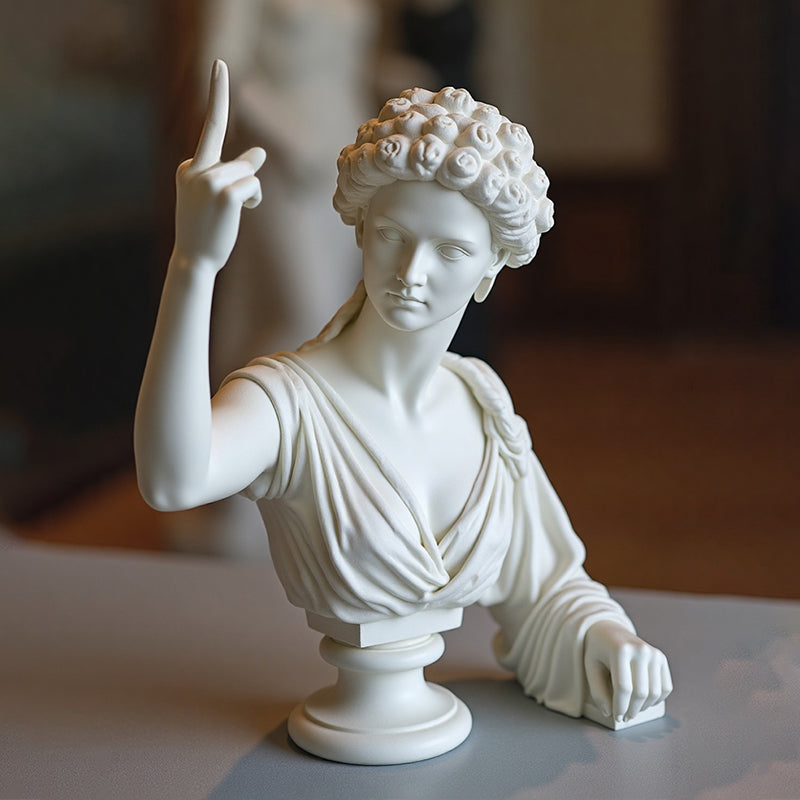 Mittelfinger-Hexenstatue